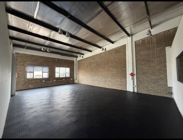 375M² WAREHOUSE TO LET IN HALFWAY HOUSE